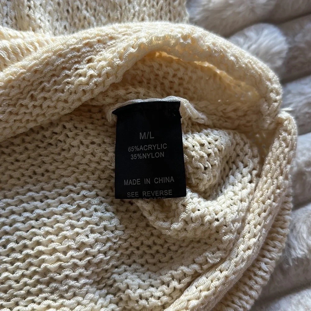 M/L cream sweater over sized.
